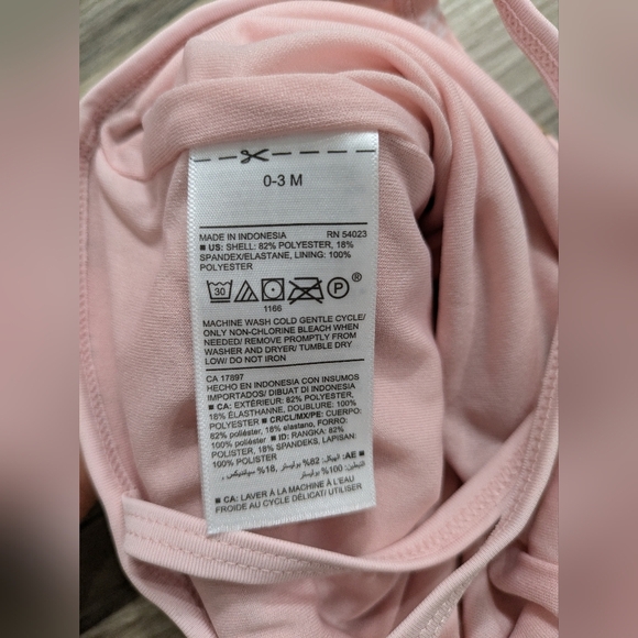 Old Navy Baby Girl 0-3 Months Leopard Ruffled 1-Piece Swimsuit - Picture 4 of 6